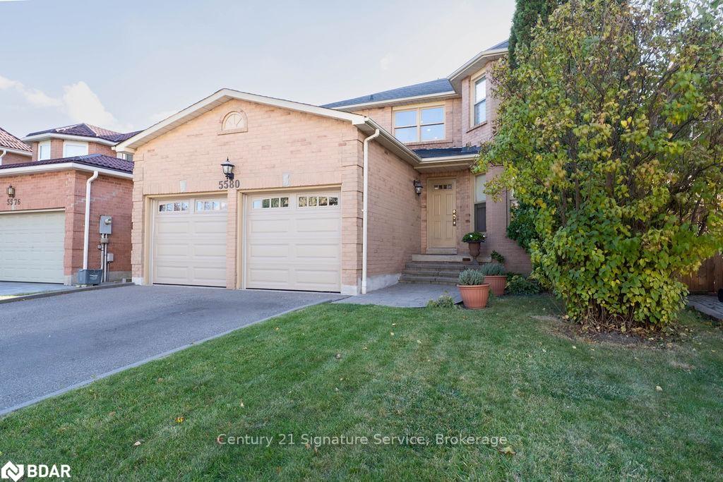 5580 Millbrook Ln, Mississauga, ON L5M 3X9