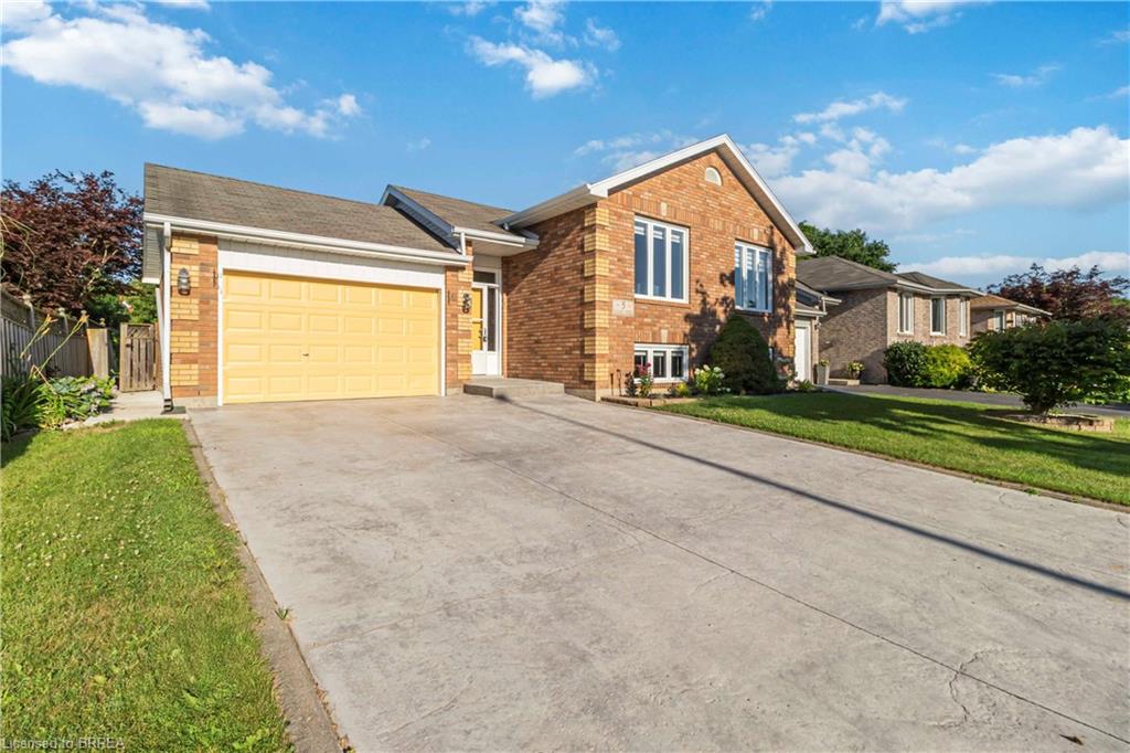5 Cork Cres, Brantford, ON N3V 1E3