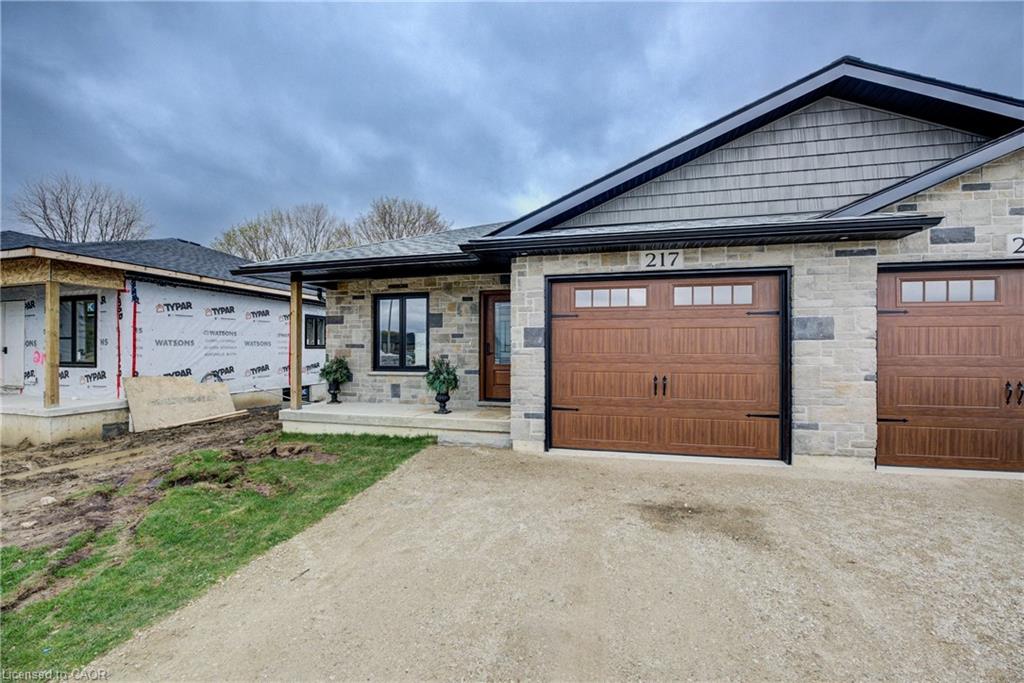 217 Elgin St, Minto, ON N0G 2P0