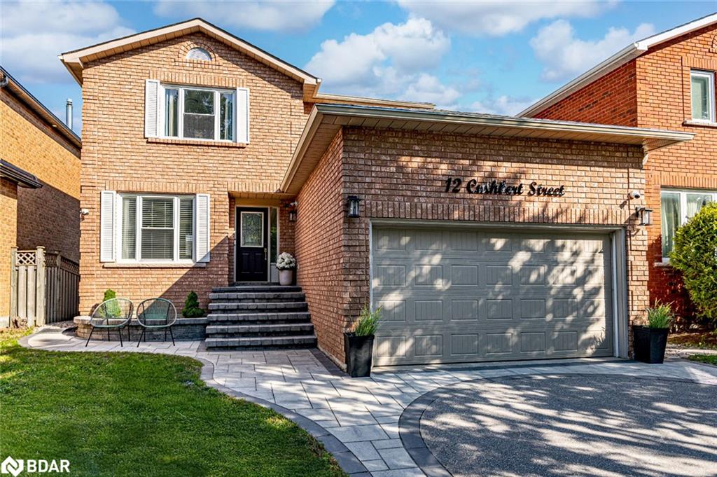 12 Cuthbert St, Barrie, ON L4N 6X7