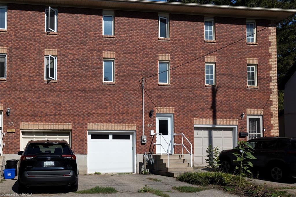47 Walnut St, Brantford, ON N3T 1H1
