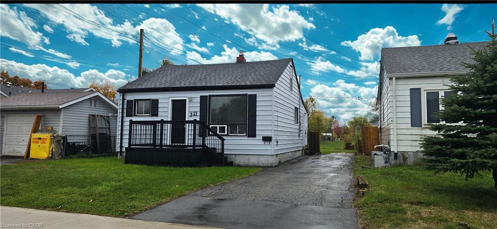 321 Dieppe St, Welland, ON L3B 4V1