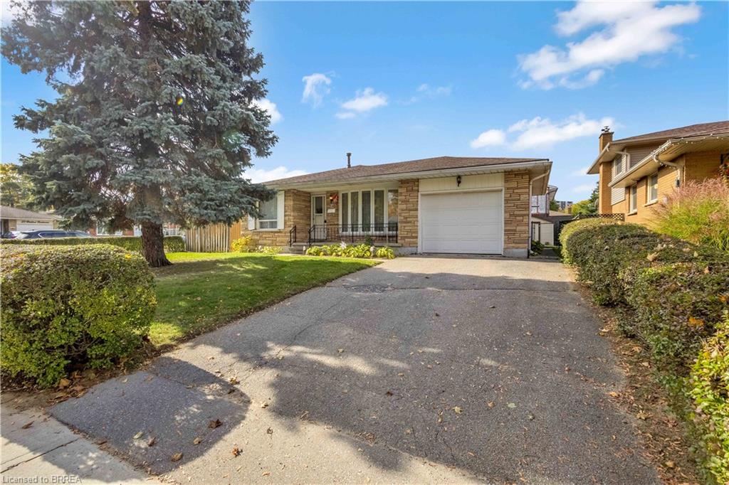 14 Burdock Blvd, Brantford, ON N3R 6B6
