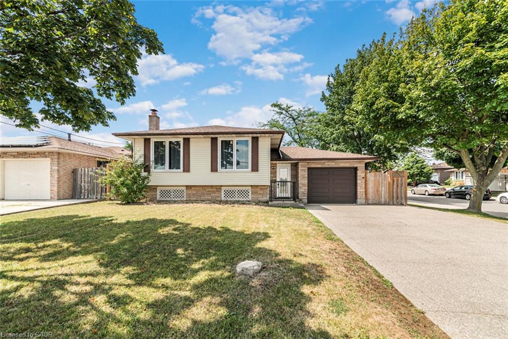 102 Quaker Cres, Hamilton, ON L8W 1H7