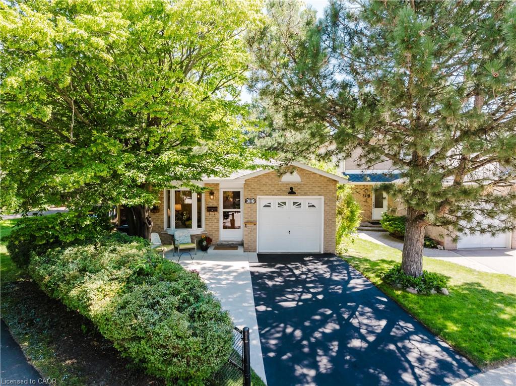 3116 Harris Cres, Mississauga, ON L5N 4Y2