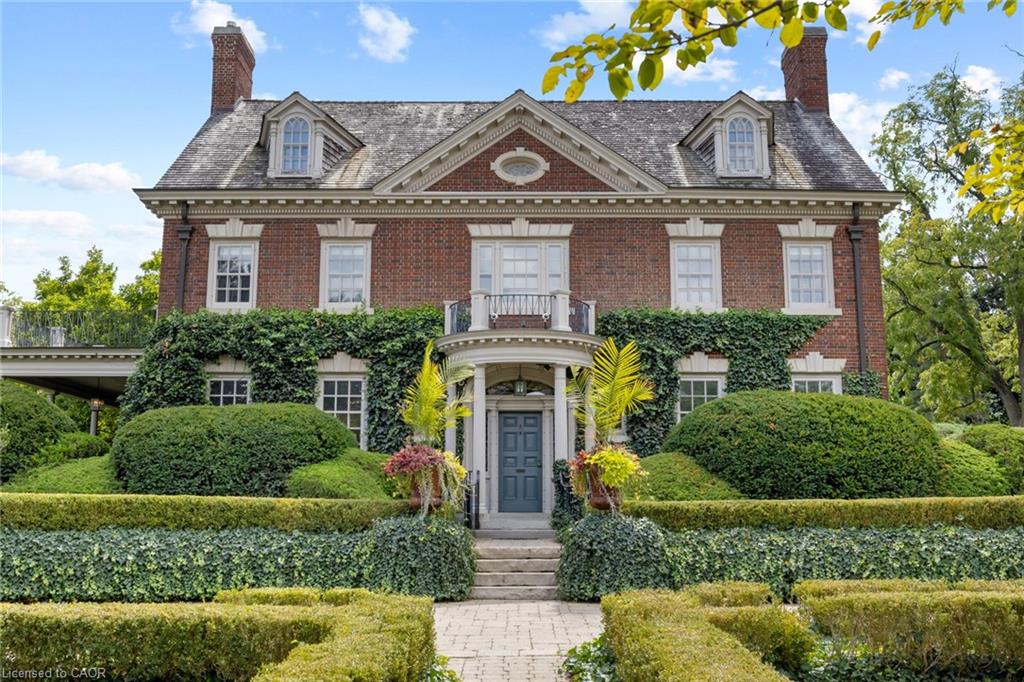 33 Salisbury Ave, Cambridge, ON N1S 1J1