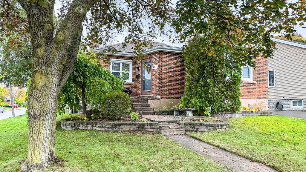 30 Montrose Ave, Hamilton, ON L8K 4X9