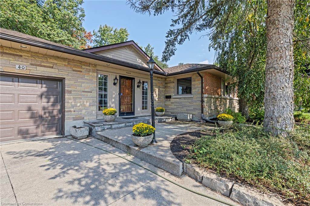40 Bertram Dr, Hamilton, ON L9H 4T3