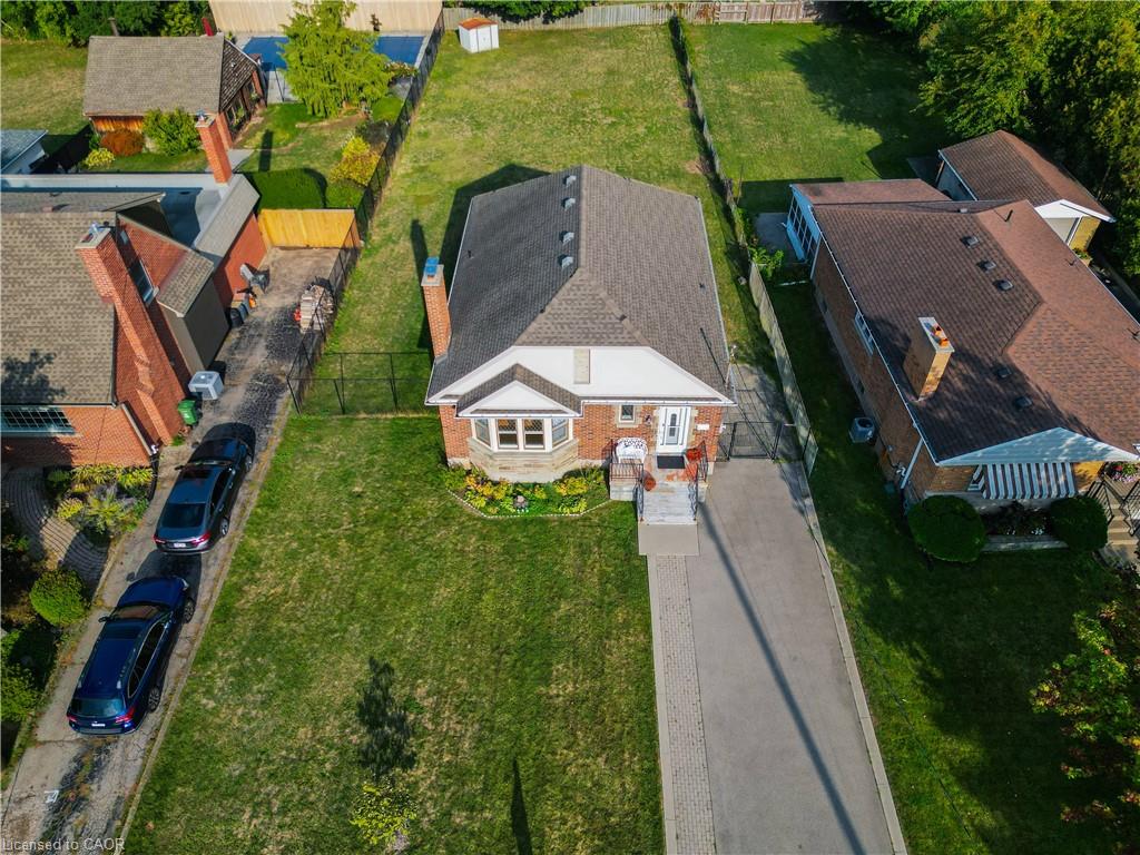 37 Lower Horning Rd, Hamilton, ON L8S 3E9