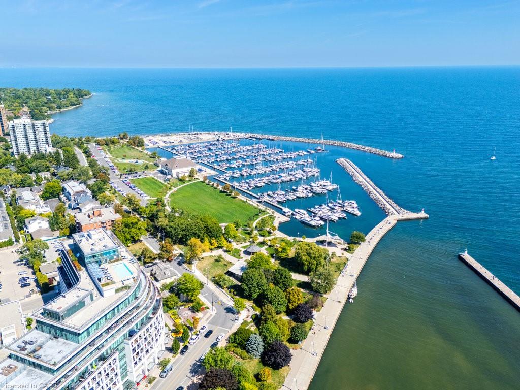 120 Bronte Road Unit 8, Oakville, ON L6L 3C1