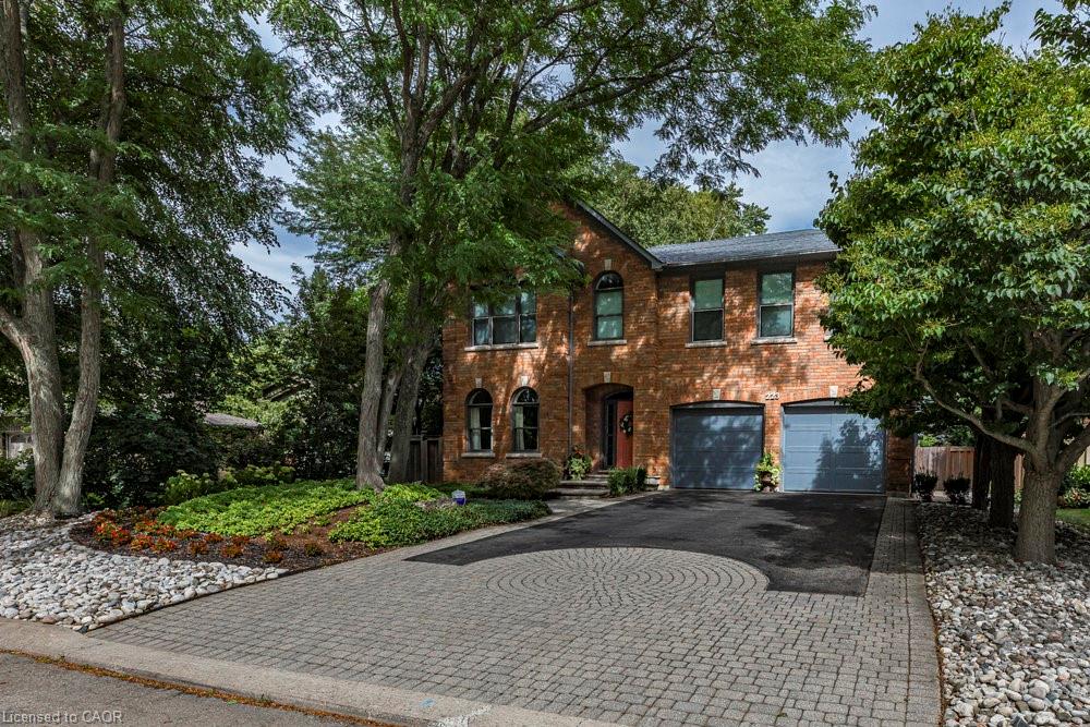 223 Briar Hill Cres, Ancaster, ON L9G 3M9