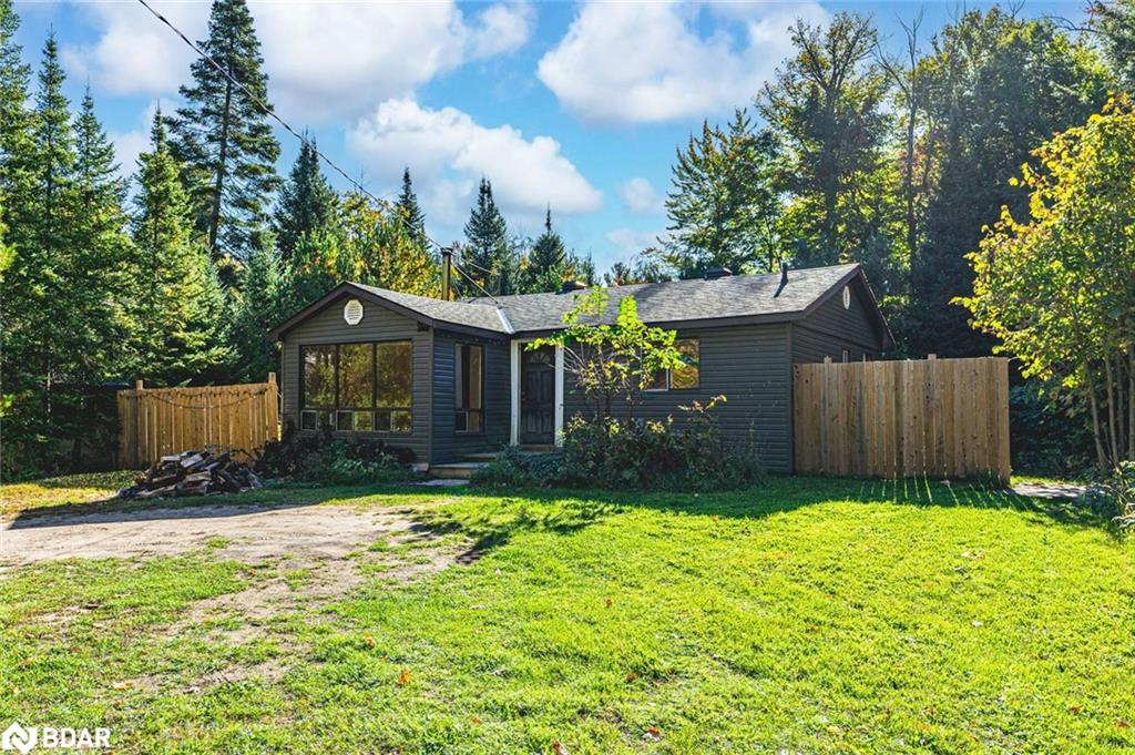 138 Moreau Pkwy, Tiny, ON L9M 0H3