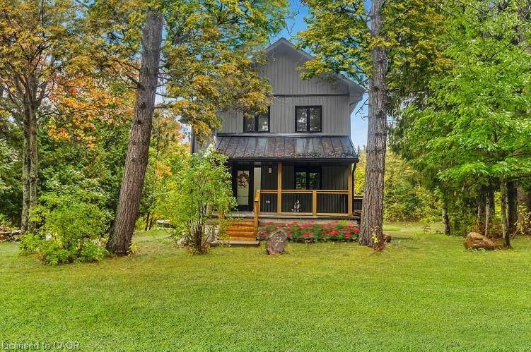 127 Paradise Rd, South Algonquin, ON K0J 2M0