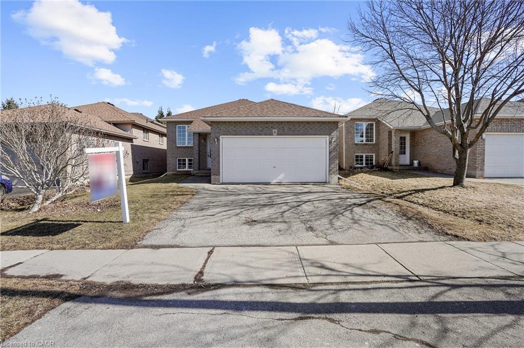 8 Bradley Ln, Brantford, ON N3T 6R5