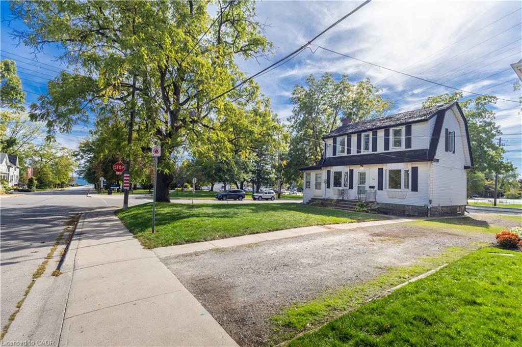 466 Nelson Ave, Burlington, ON L7S 1N5