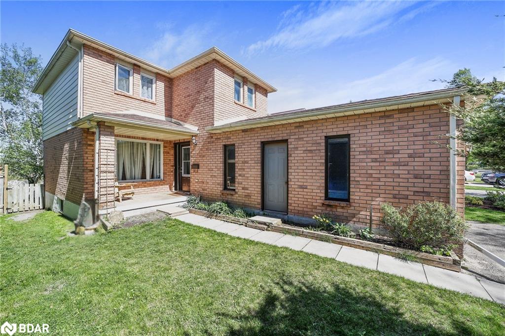 45 Garden Dr, Barrie, ON L4N 5T8