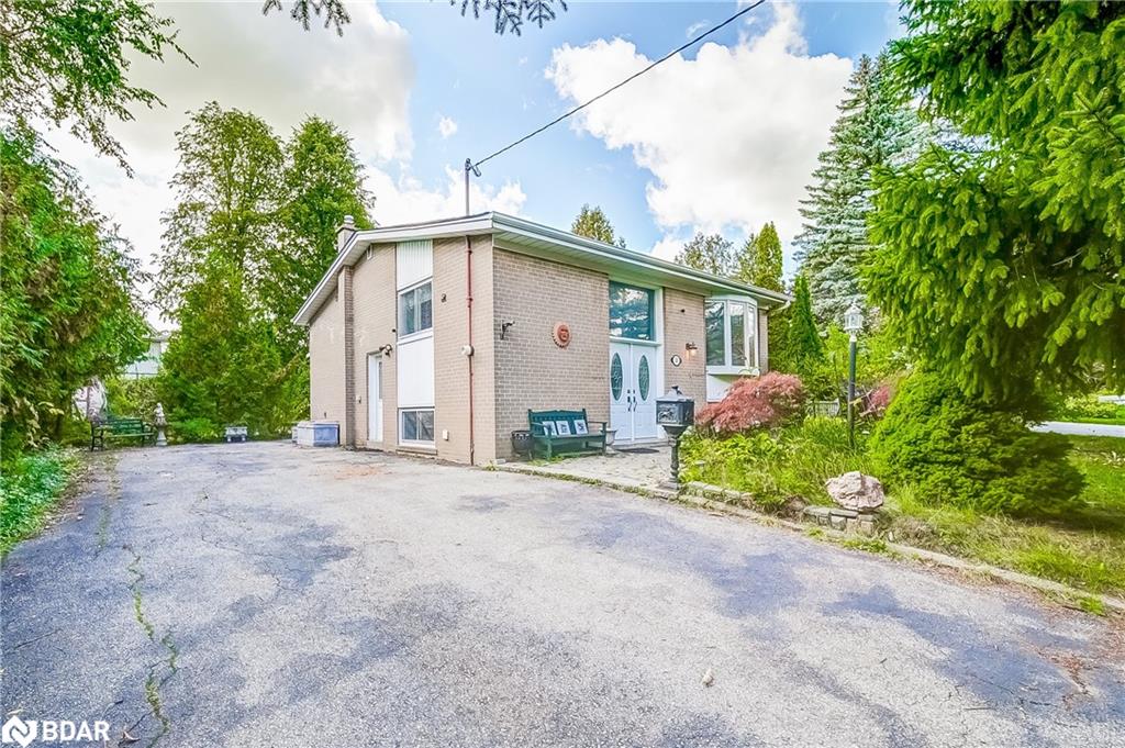 20 Haida Dr, Aurora, ON L4G 3C7