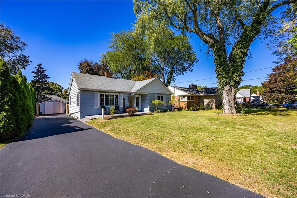 30 Gibson Dr, Simcoe, ON N3Y 3L3