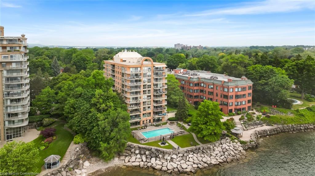 2210 Lakeshore Road Unit 104, Burlington, ON L7R 4J9