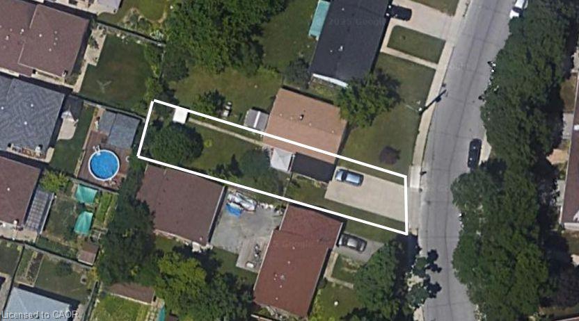 388 E 25th St, Hamilton, ON L8V 3B1