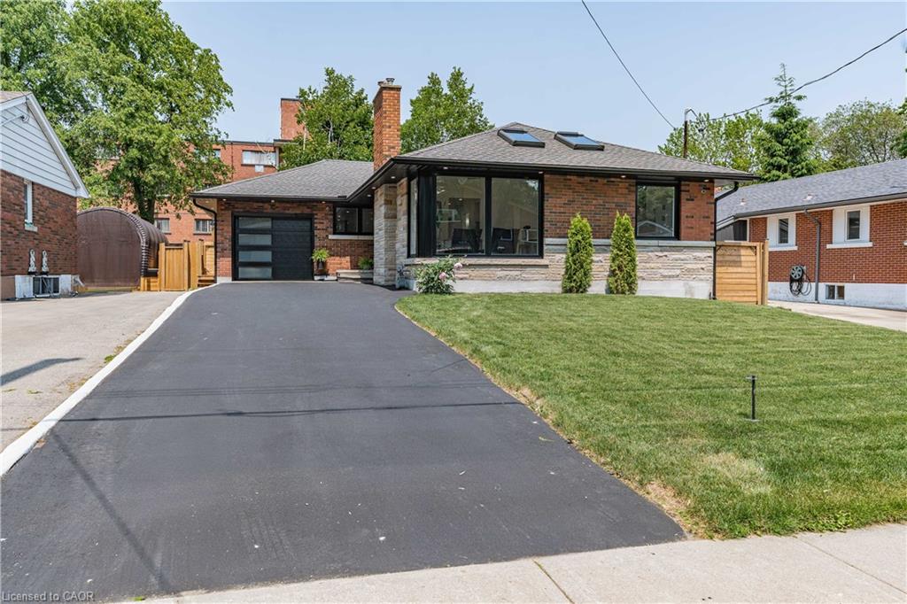 15 Hardale Cres, Hamilton, ON L8T 1X7