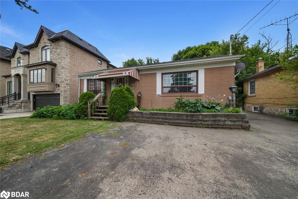 105 Rockport Cres, Richmond Hill, ON L4C 2M1