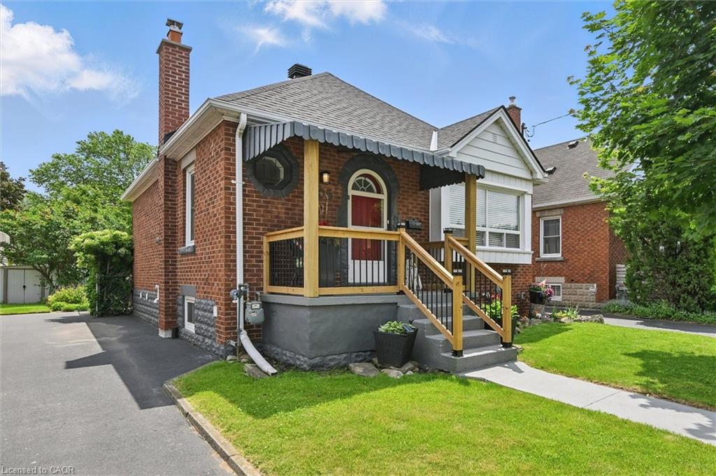 105 Weir St S, Hamilton, ON L8K 3A8