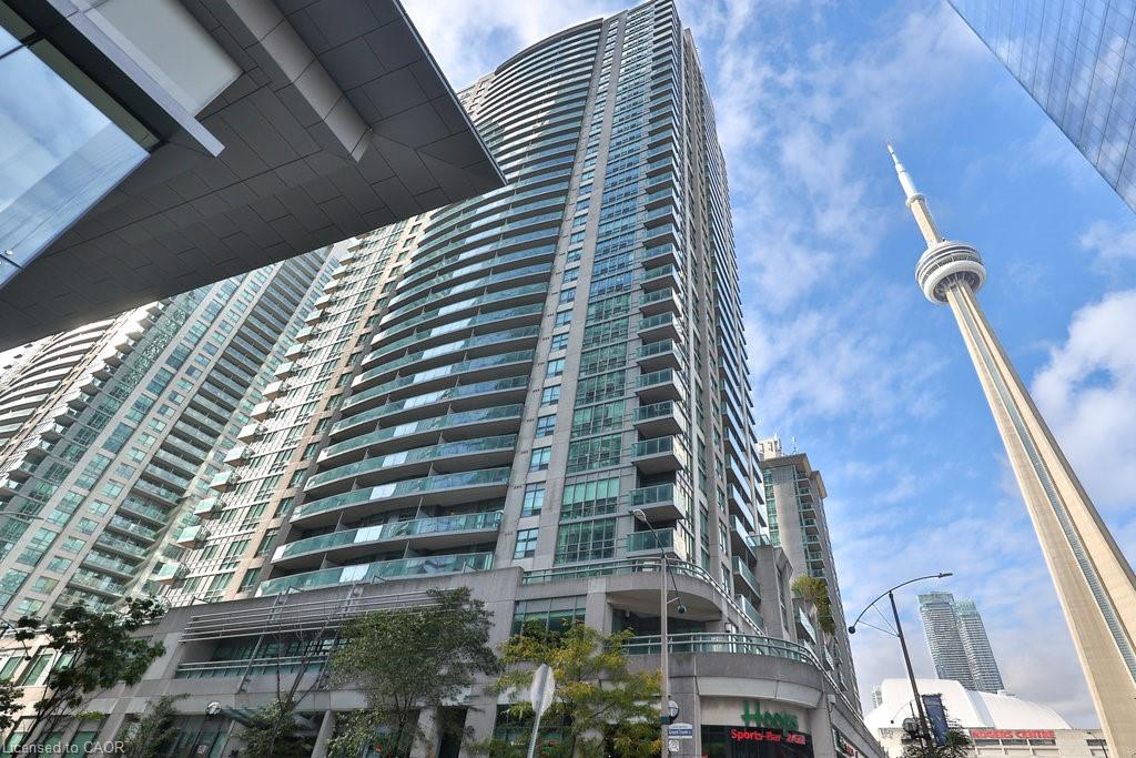 30 Grand Trunk Crescent Unit 708, Toronto, ON M5J 3A3