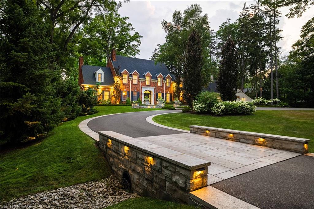 140 Chartwell Rd, Oakville, ON L6J 3Z6