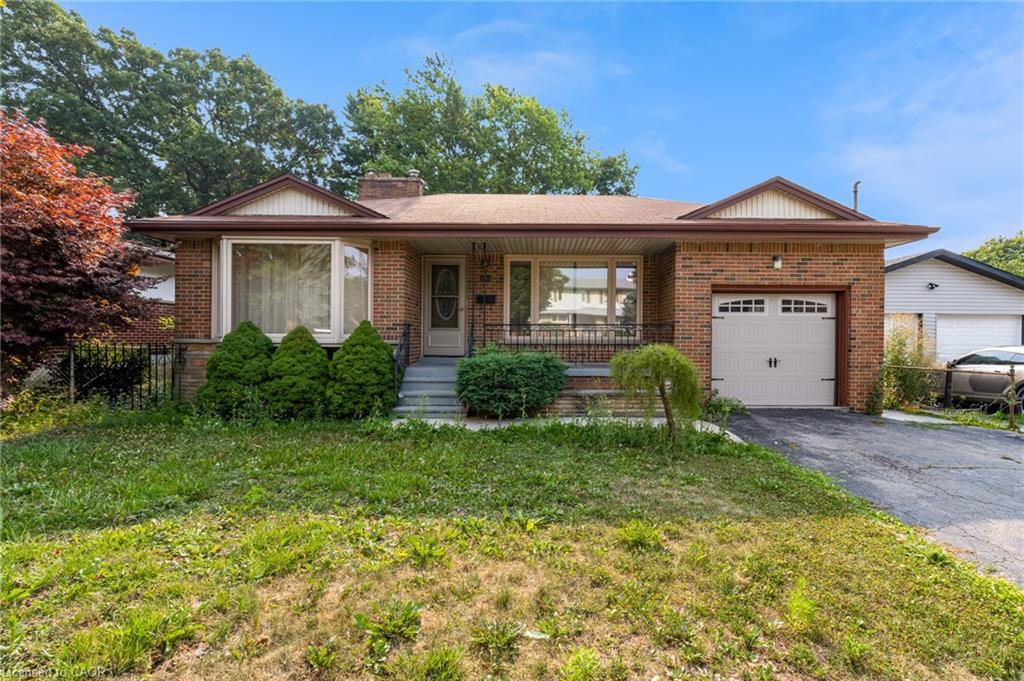 103 Briarwood Cres, Hamilton, ON L9C 4C3