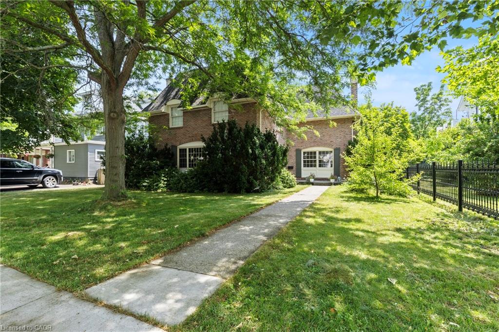 211 Merritt St, Welland, ON L3C 4T8