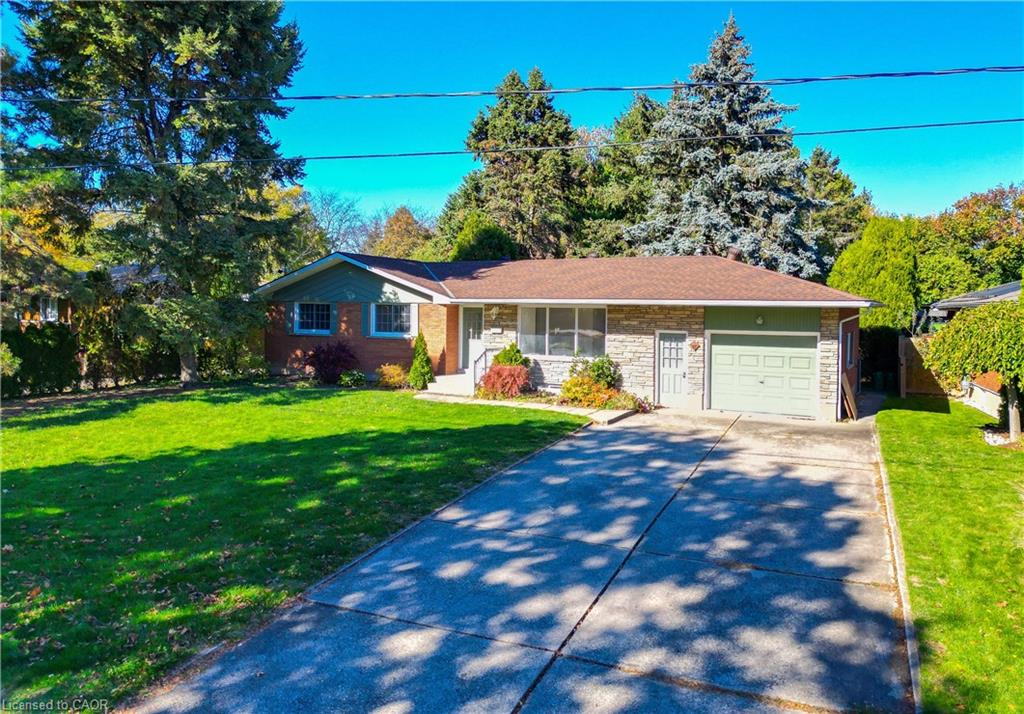 17 Old Coach Rd, St. Catharines, ON L2N 2P4