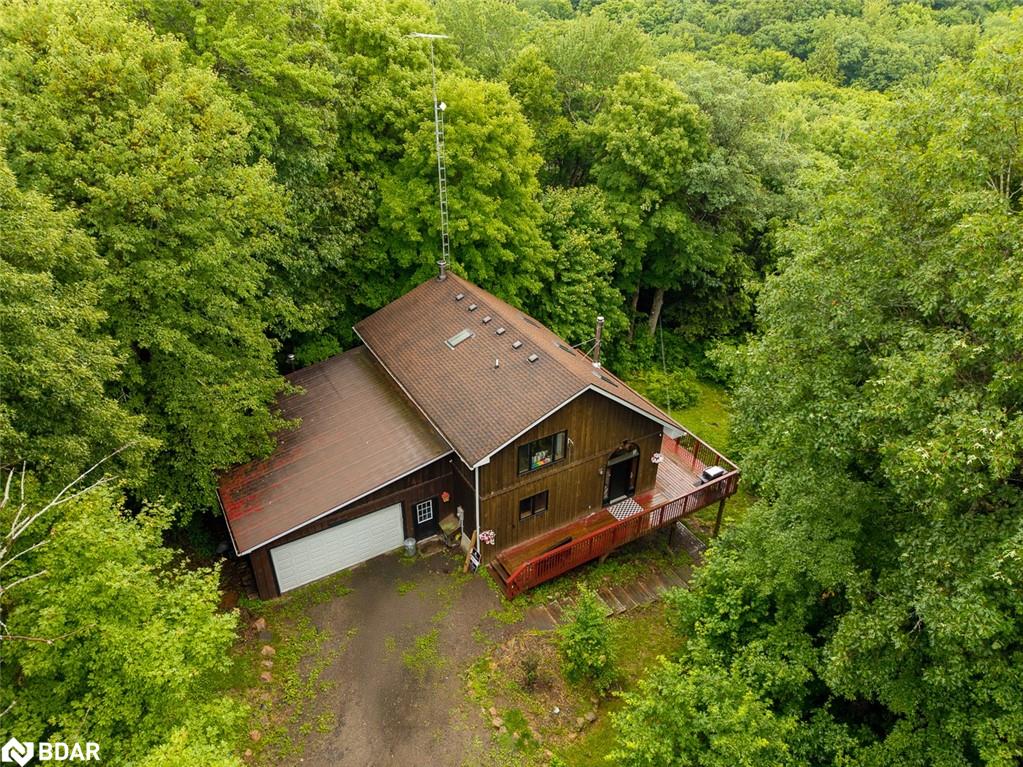 806 Clearwater Lake Rd, Huntsville, ON P0B 1L0