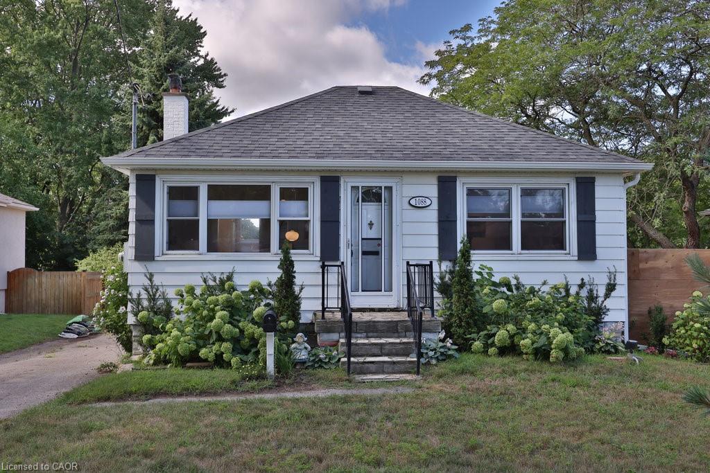 1088 Cherriebell Rd, Mississauga, ON L5E 2R3