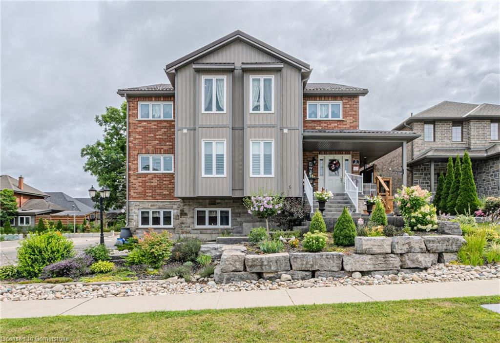 2 Balmoral St, Paris, ON N3L 0C8