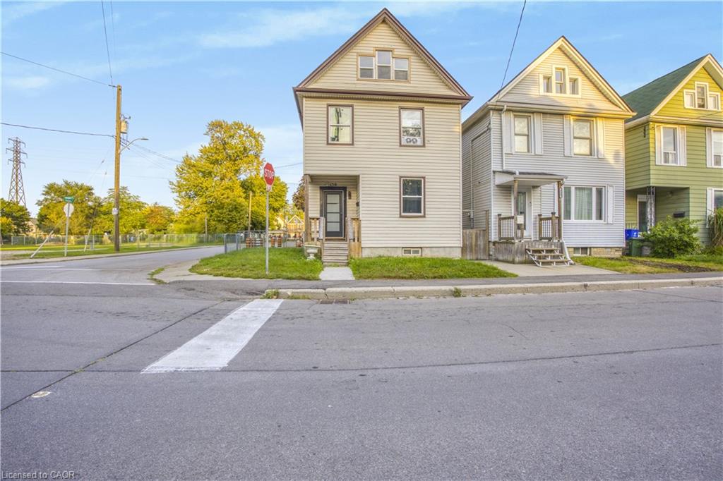 130 Stirton St, Hamilton, ON L8L 6G2