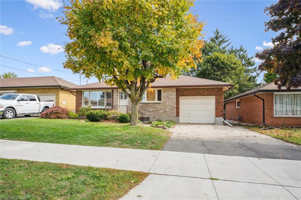 67 Traynor Ave, Kitchener, ON N2C 1W1