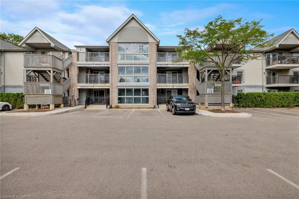 2040 Cleaver Ave, Burlington, ON L7M 4C4