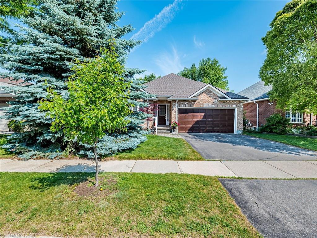 678 Salzburg Dr, Waterloo, ON N2V 2N8