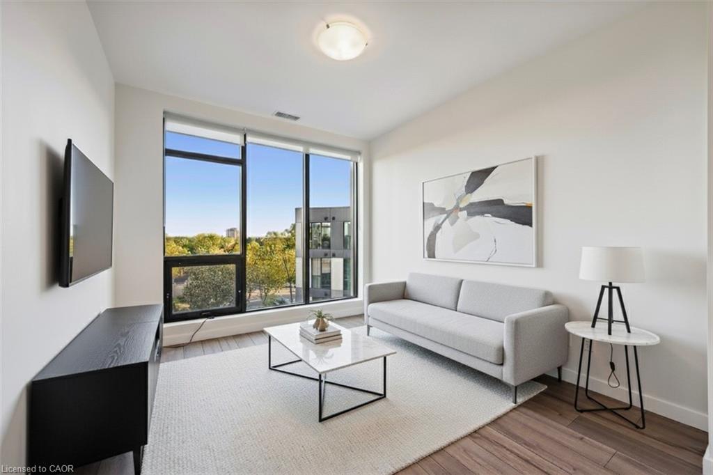 690 King Street W Unit 622, Kitchener, ON N2H 5L8