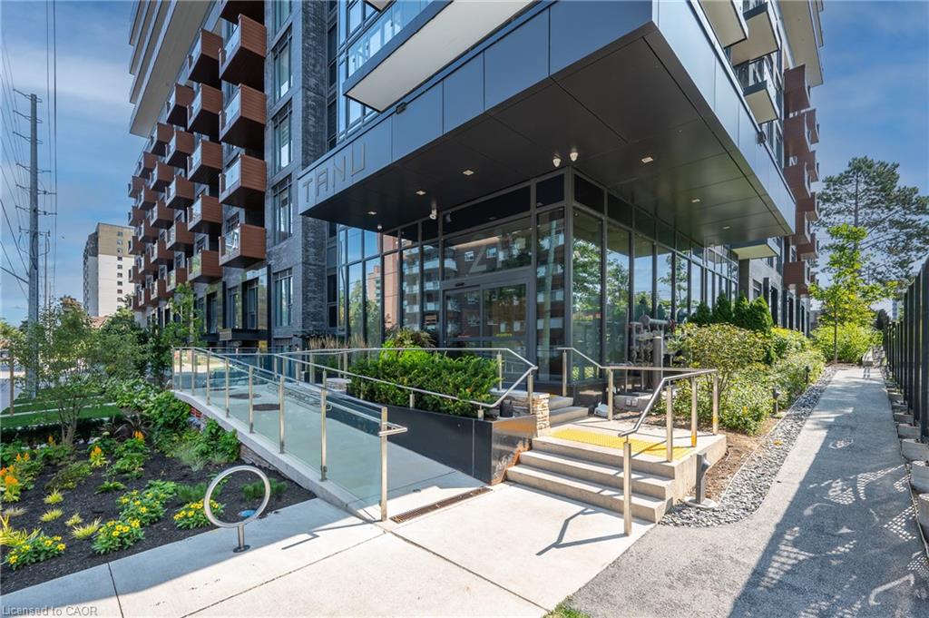 21 Park Street Unit 1011, Mississauga, ON L5G 1L7