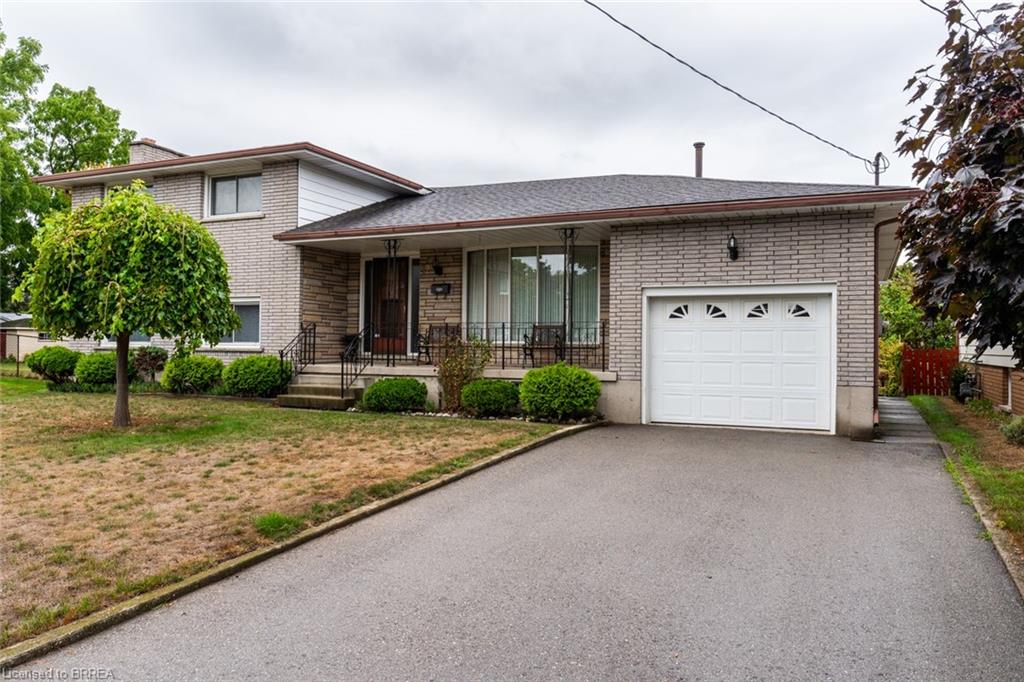 32 Avondale Cres, Brantford, ON N3S 4L5