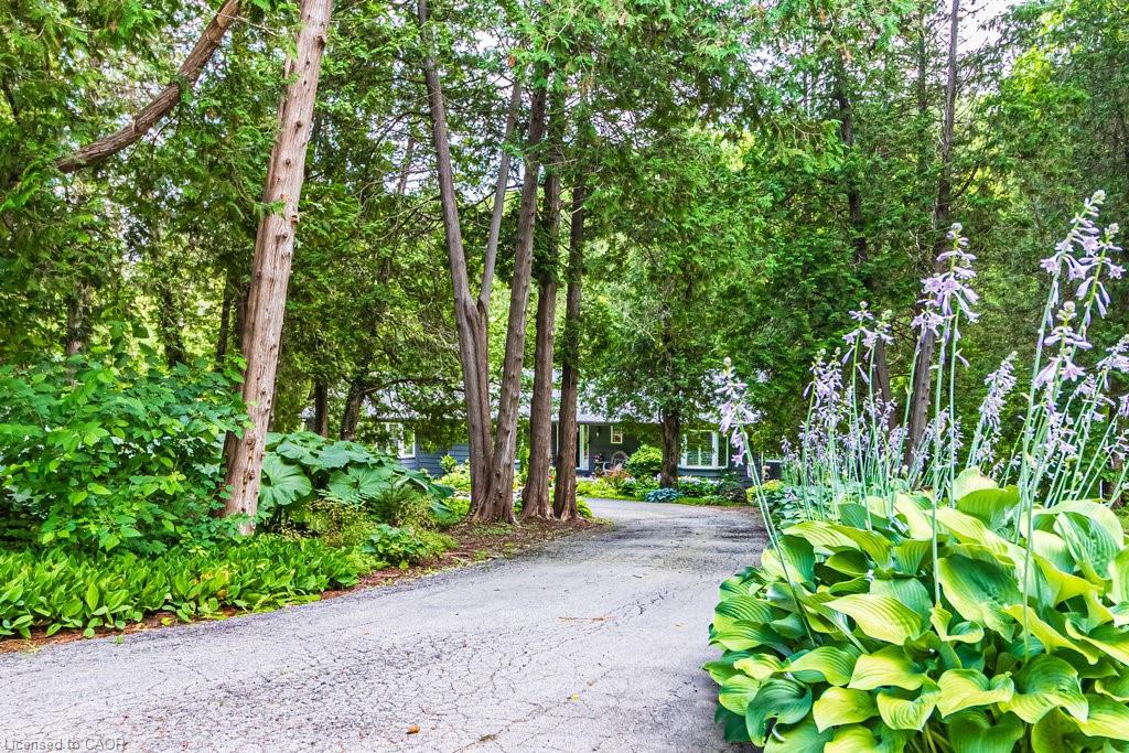 6087 Cedar Springs Rd, Burlington, ON L7P 0C4