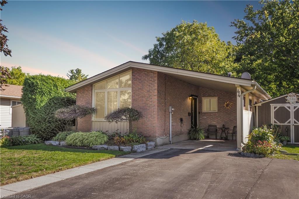 44 Milton Ave W, Cambridge, ON N3C 2Y4