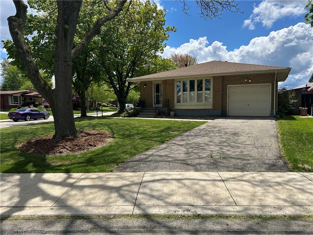 2 Melody Ct, Hamilton, ON L8V 2M4