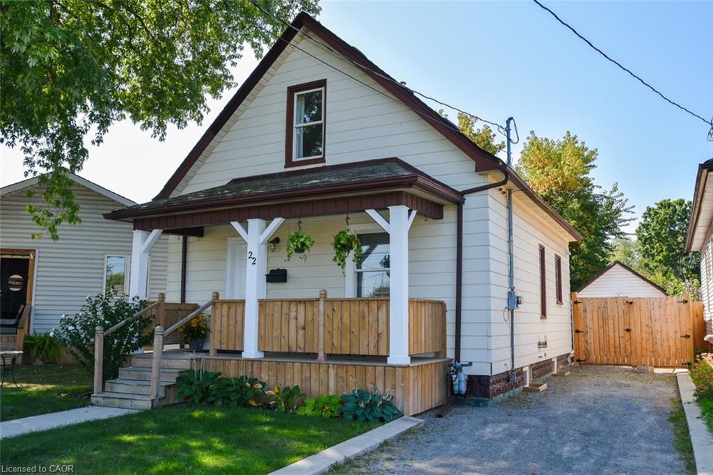 22 Bertram St, St. Catharines, ON L2R 1A8