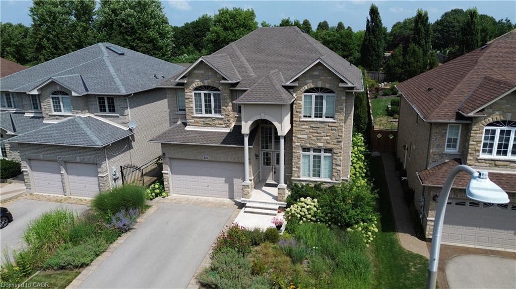 321 Braithwaite Ave, Hamilton, ON L9G 5A7