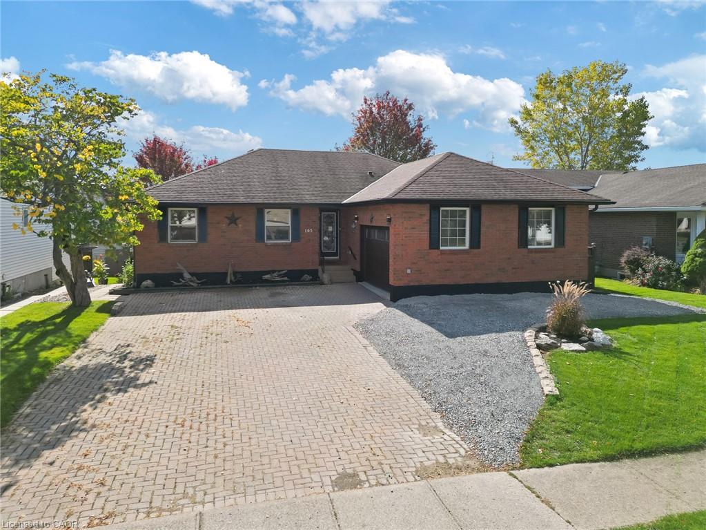 105 Calla Ter, Welland, ON L3C 7C2