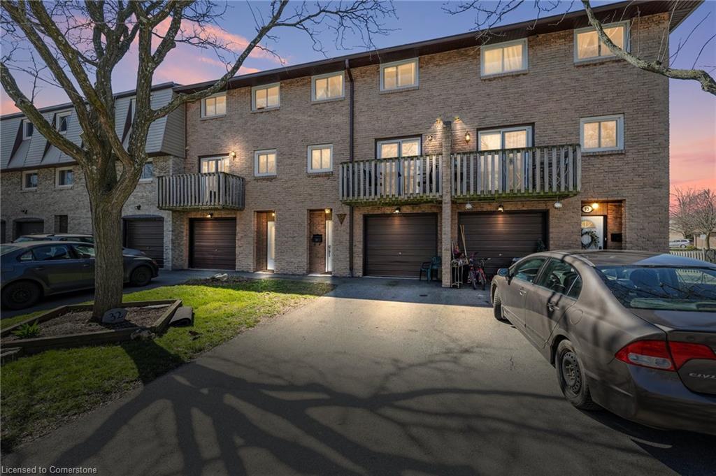 985 Limeridge Road E Unit 32, Hamilton, ON L8W 1X9