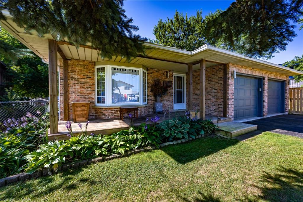 15 Davis St, Jarvis, ON N0A 1J0